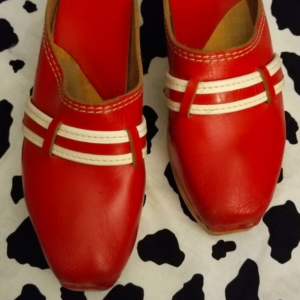 FINAL PRICE DROTrim Trap, made in Denmark wooden clogs, red leather,  white trim